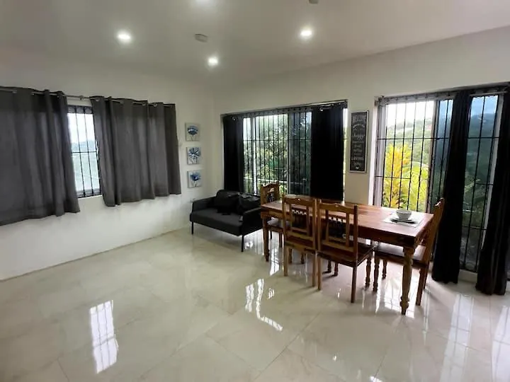 Spring Valley Vista, Ocean View Apartment Ocho Rios Tower Isle 자메이카